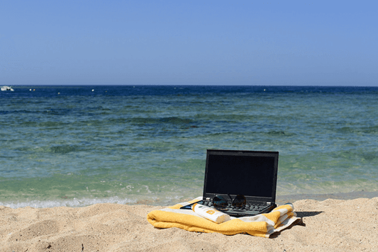 5 Types of People Need to Bring Laptop While Traveling