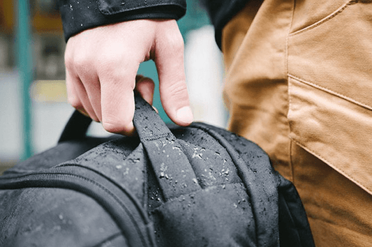 What are the characteristics of nylon fabric backpacks？